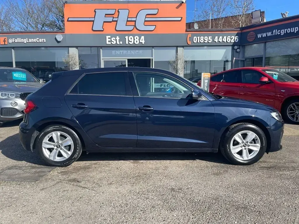 Used Audi A1 Sportback Business 95 HP (69 kW) 2021 Firmament blue Hatchback