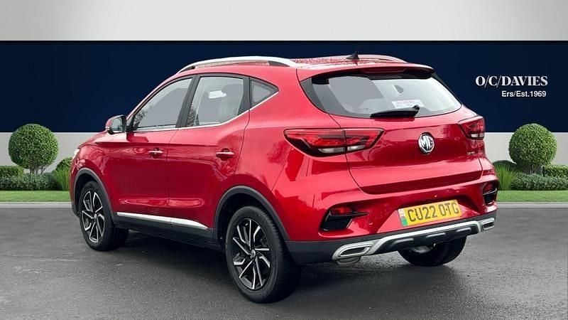 Used MG ZS Exclusive 111 HP (81 kW) 2022 Red Hatchback