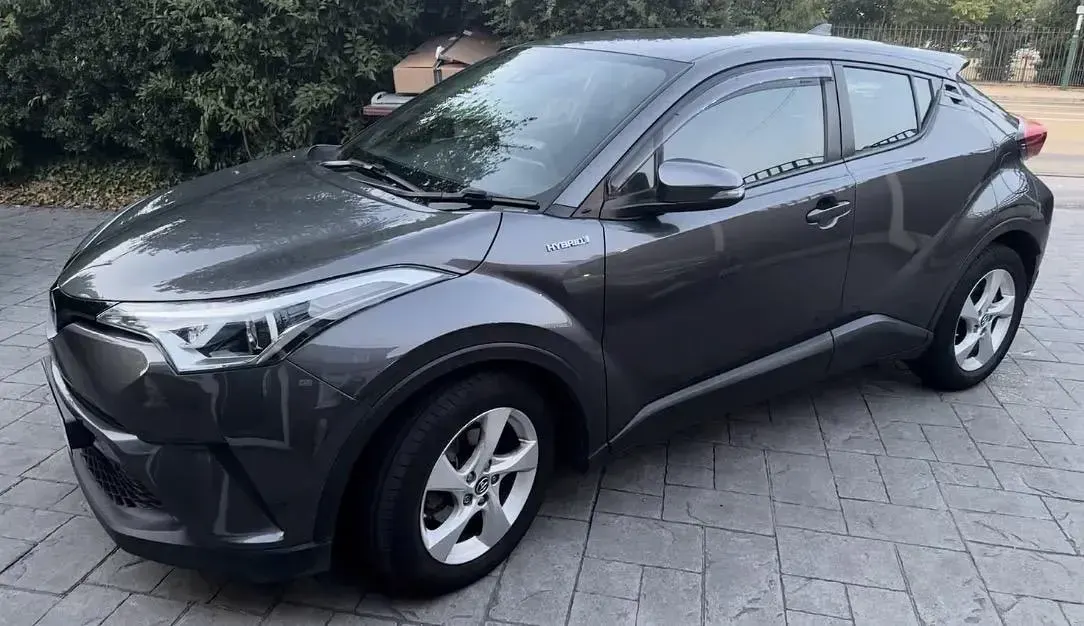 Used Toyota C-HR 122 HP (89 kW) 2017 Grey SUV