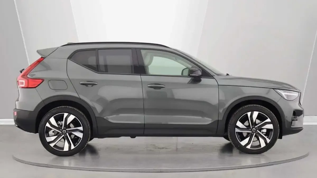 New Volvo XC40 Ultra 163 HP (119 kW) 2027 SUV