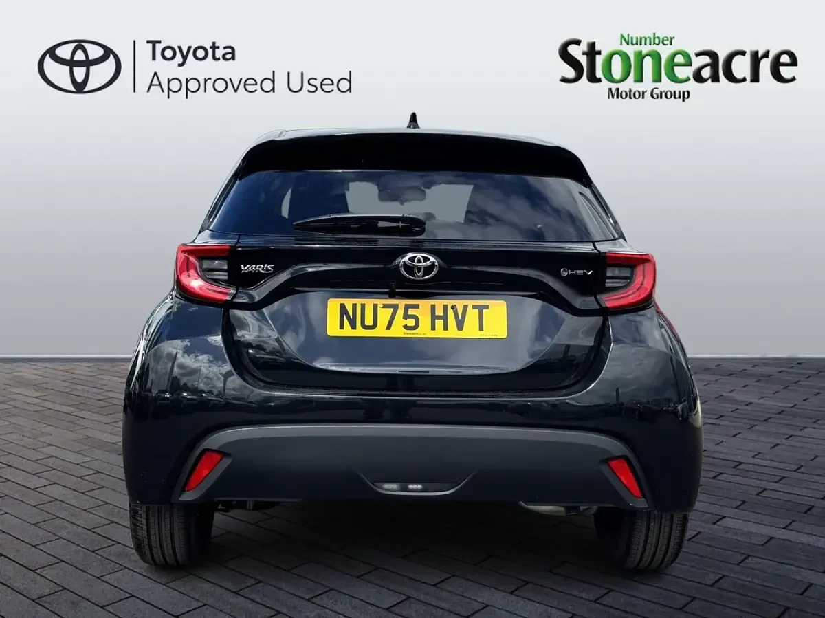 Used Toyota Yaris Design 116 HP (85 kW) 2025 Black Hatchback
