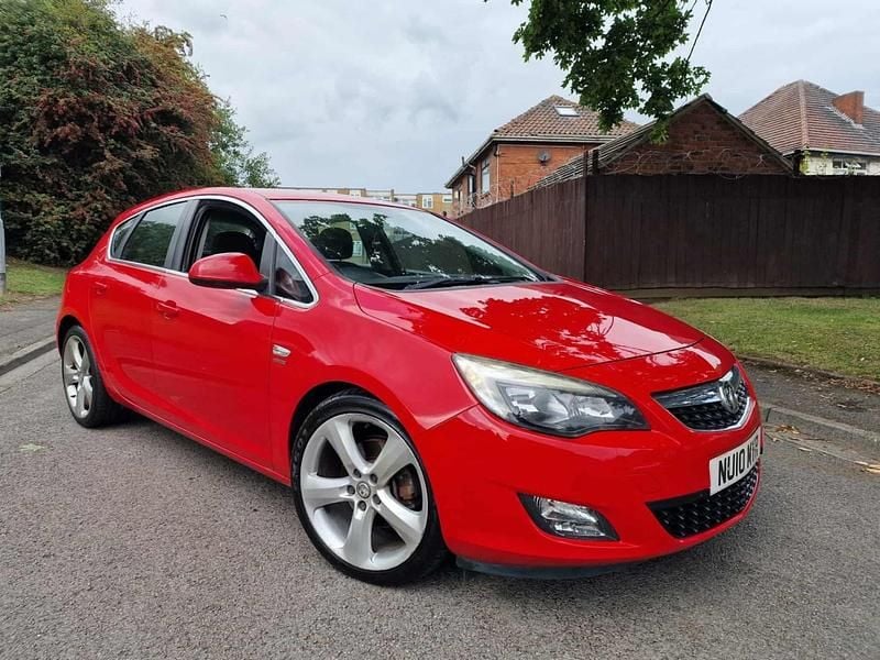 Red Used 2010 Vauxhall Astra SRi Hatchback | £2,190 (Fair price) - Image 1/4
