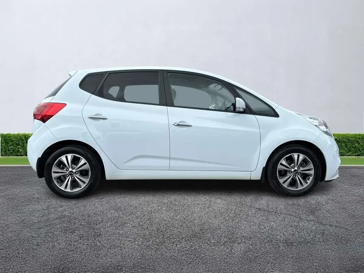 Used Kia Venga 123 HP (90 kW) 2019 White Hatchback