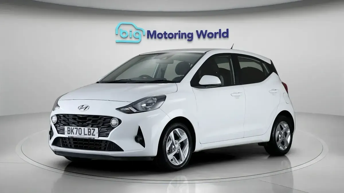 Used Hyundai i10 SE 67 HP (49 kW) 2020 White Hatchback