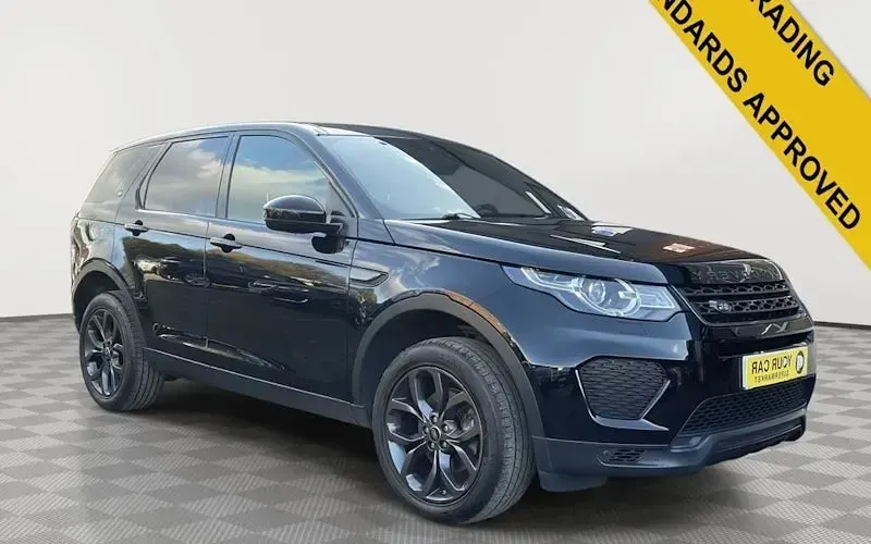 Used Land Rover Discovery 5 Landmark 179 HP (131 kW) 2019 Black SUV