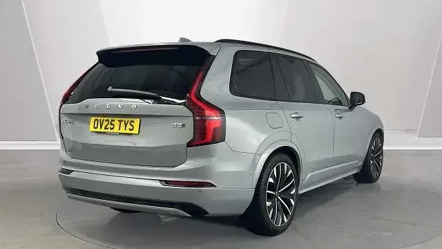 Usado Volvo XC90 Plus 247 CV (181 kW) 2025 Gris SUV