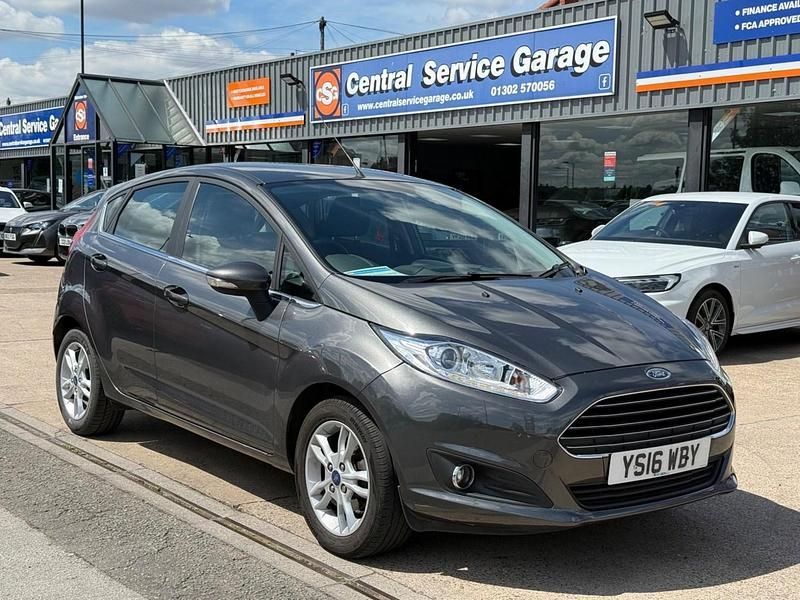 Grey Used 2016 Ford Fiesta Zetec Hatchback | £7,995 (Fair price) - Image 1/3