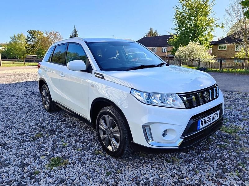 Second-hand Suzuki Vitara SZ-T 140 CP (102 kW) 2019 Alb SUV