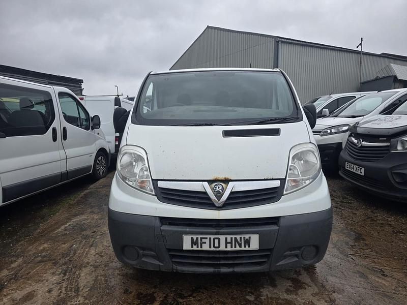 Second-hand Vauxhall Vivaro 90 CP (66 kW) 2010 Alb Monovolum