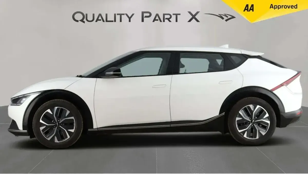 Used Kia EV6 Air 166 kW (226 HP) 2022 White SUV