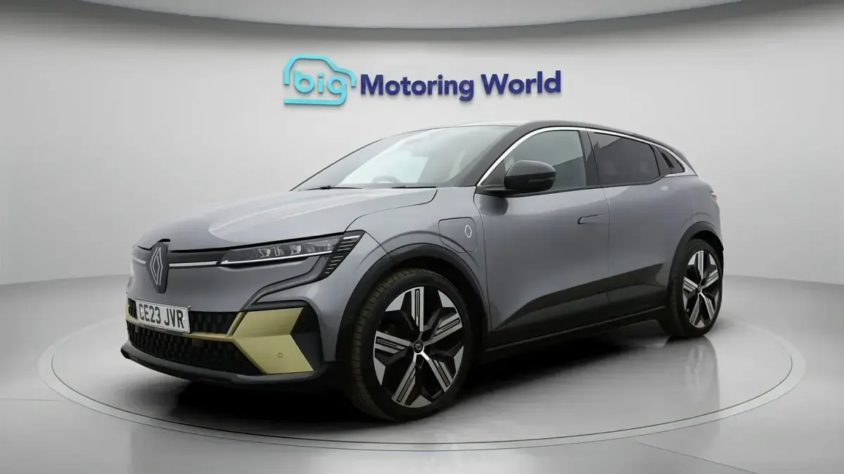 Used Renault Megane E-Tech Iconic 161 kW (220 HP) 2023 Grey/black Hatchback