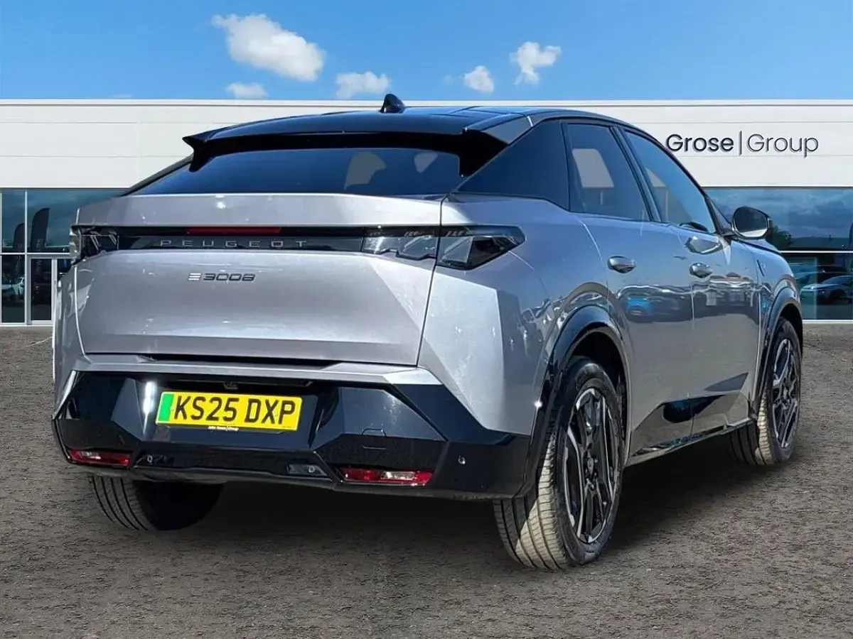 Used Peugeot e-3008 GT 156 kW (213 HP) 2025 Grey SUV