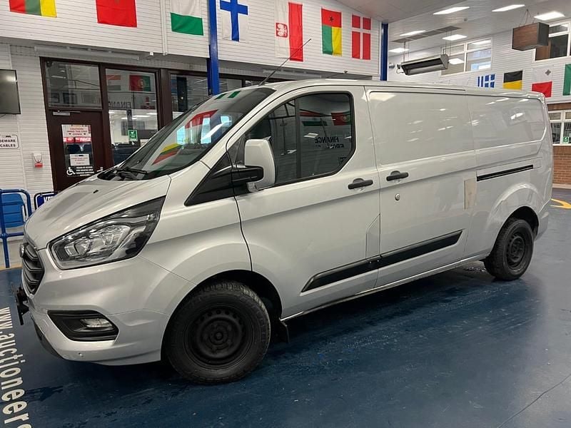 Used Ford Transit Custom Trend 130 HP (95 kW) 2019 Silver Van