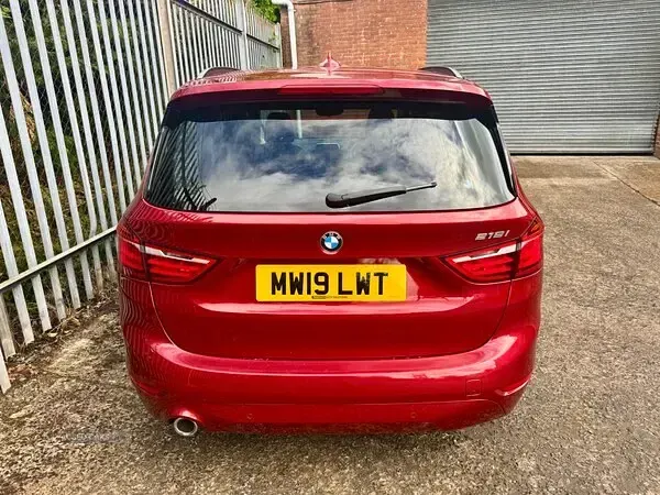 Used BMW 218 Comfort Edition 140 HP (102 kW) 2019 Red Estate