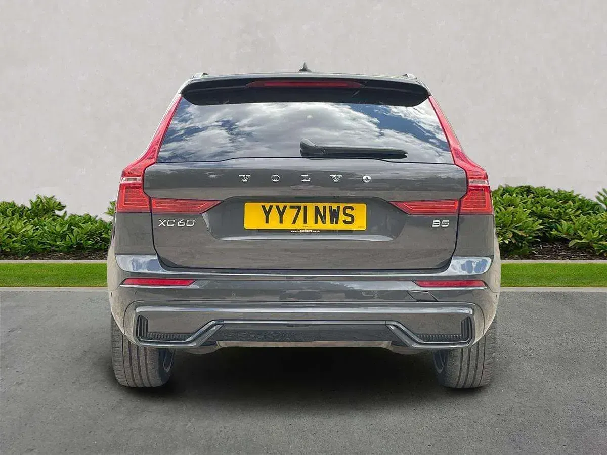 Used Volvo XC60 R-Design Pro 250 HP (183 kW) 2021 Grey SUV