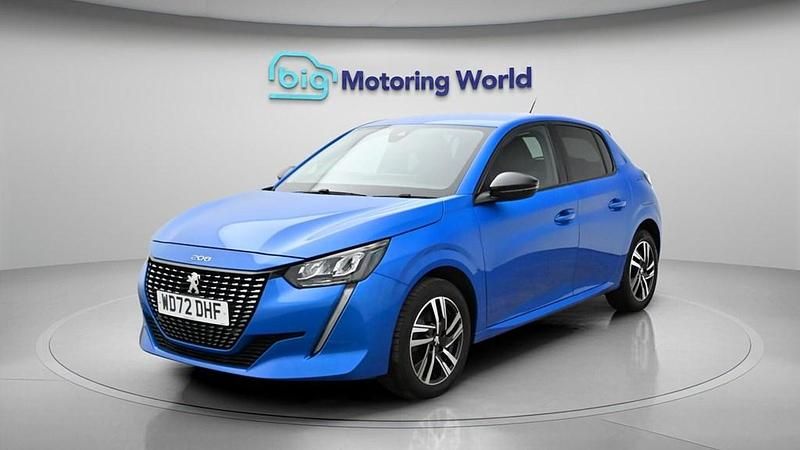 Used Peugeot 208 Allure+ 100 HP (73 kW) 2023 Blue Hatchback