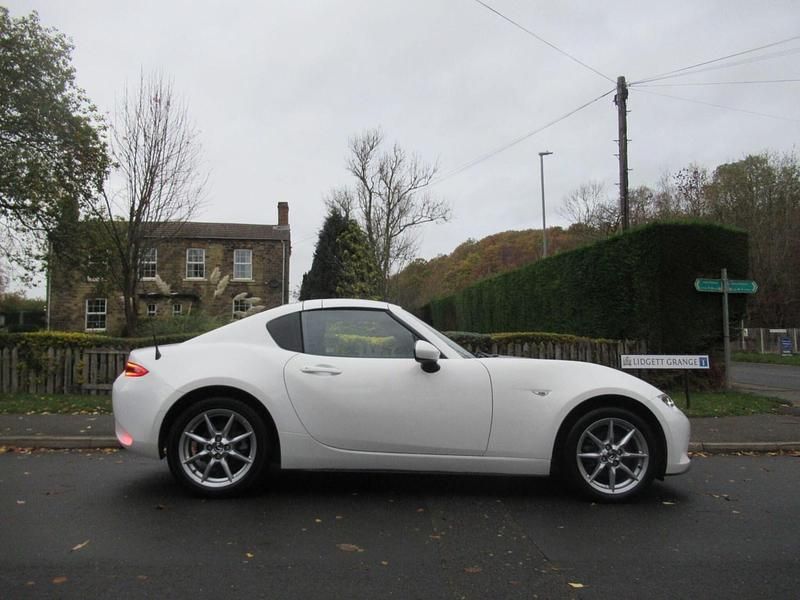 Used Mazda MX5 131 HP (96 kW) 2018 White Cabriolet
