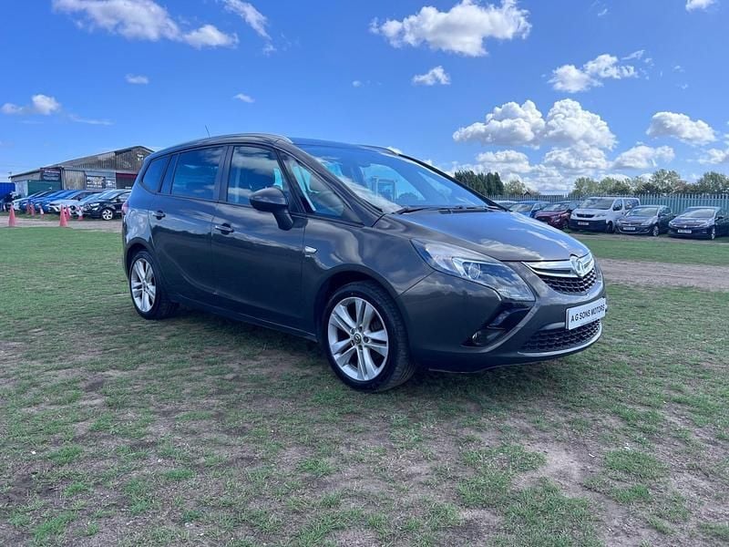 Grey Used 2016 Vauxhall Zafira SRi MPV | £5,495 (Fair price) - Image 1/4