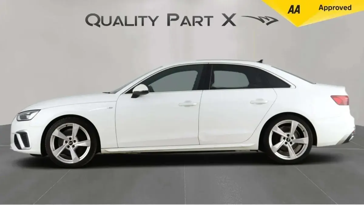 Używany Audi A4 S-Line 150 KM (110 kW) 2022 Biały Sedan/Limuzyna
