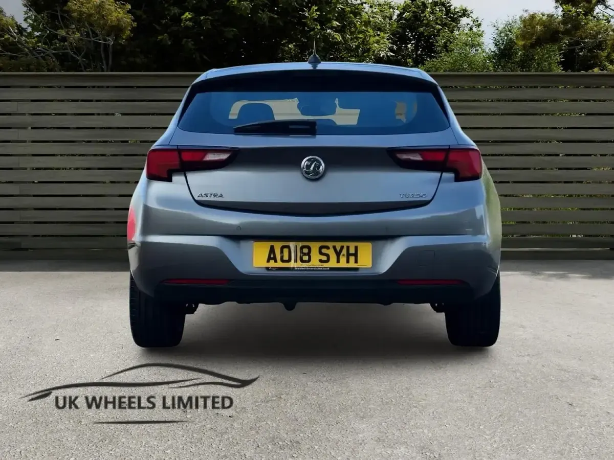 Used Vauxhall Astra SRi 150 HP (110 kW) 2018 Grey Hatchback