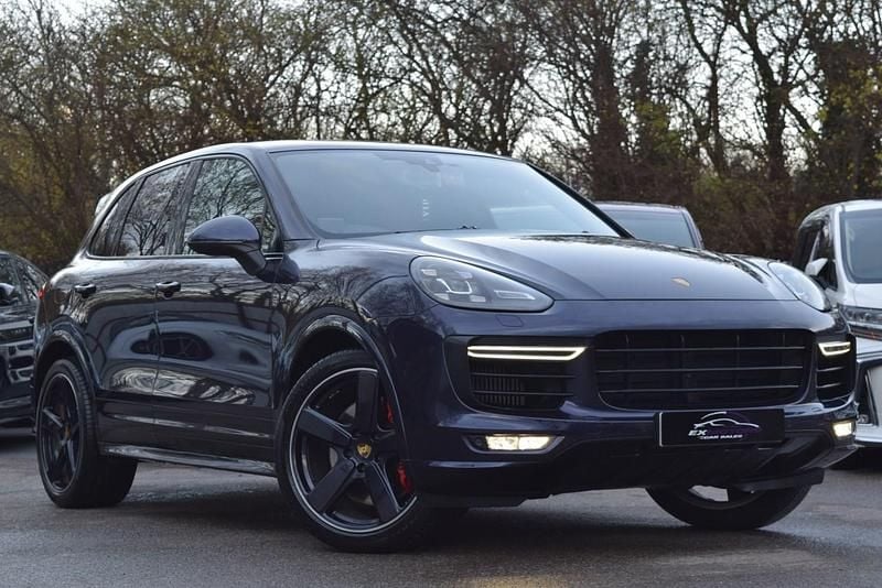 Used Porsche Cayenne 2025 Mauve/purple SUV