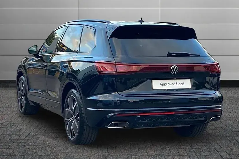 Used VW Touareg Black Edition 286 HP (210 kW) 2025 Grenadilla black SUV