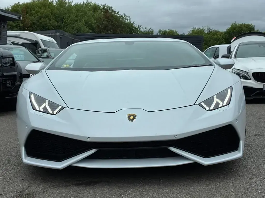 Used Lamborghini Huracán 610 HP (448 kW) 2015 White Coupe