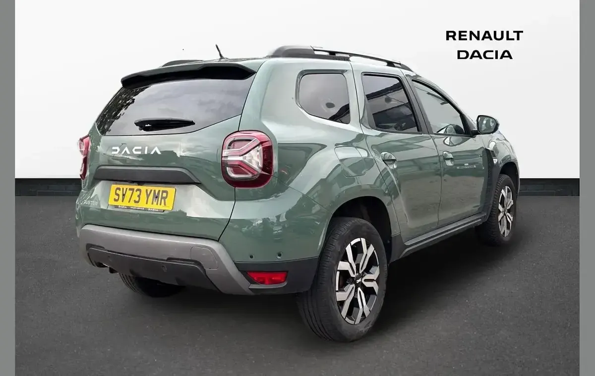 Used Dacia Duster Journey 88 HP (64 kW) 2023 Green SUV