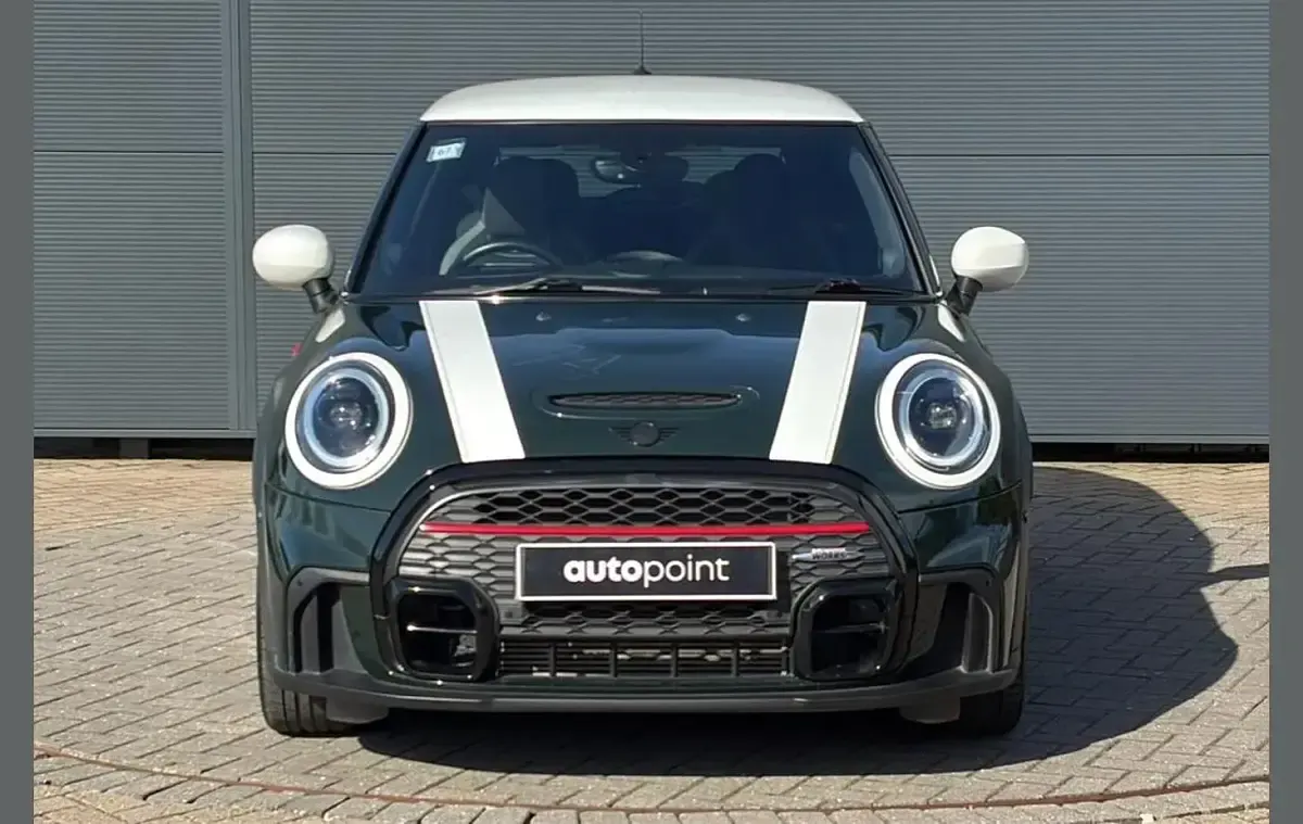 Begagnad Mini John Cooper Works Hatch 228 HK (167 kW) 2022 Grön Halvkombi