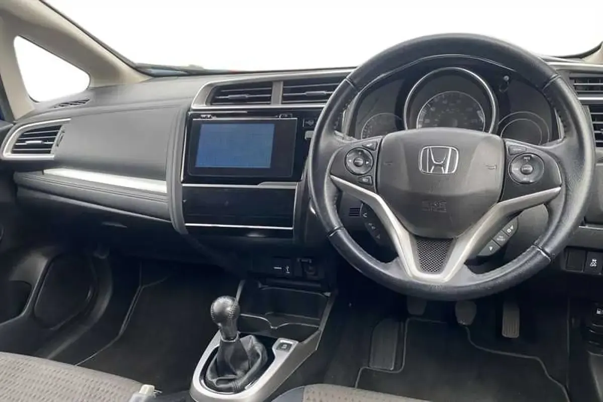 Used Honda Jazz EX 102 HP (75 kW) 2019 Brilliant sporty blue Hatchback