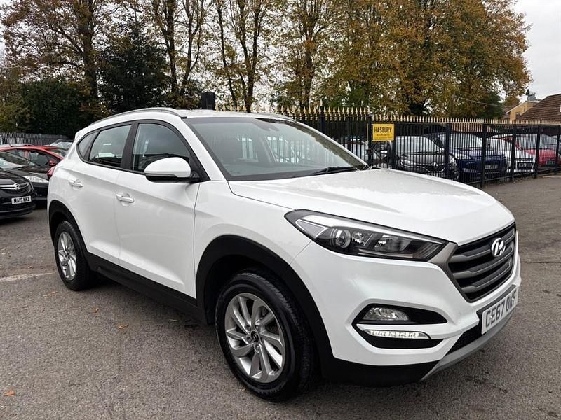 White Used 2017 Hyundai Tucson SE SUV | £8,990 (Fair price) - Image 1/4