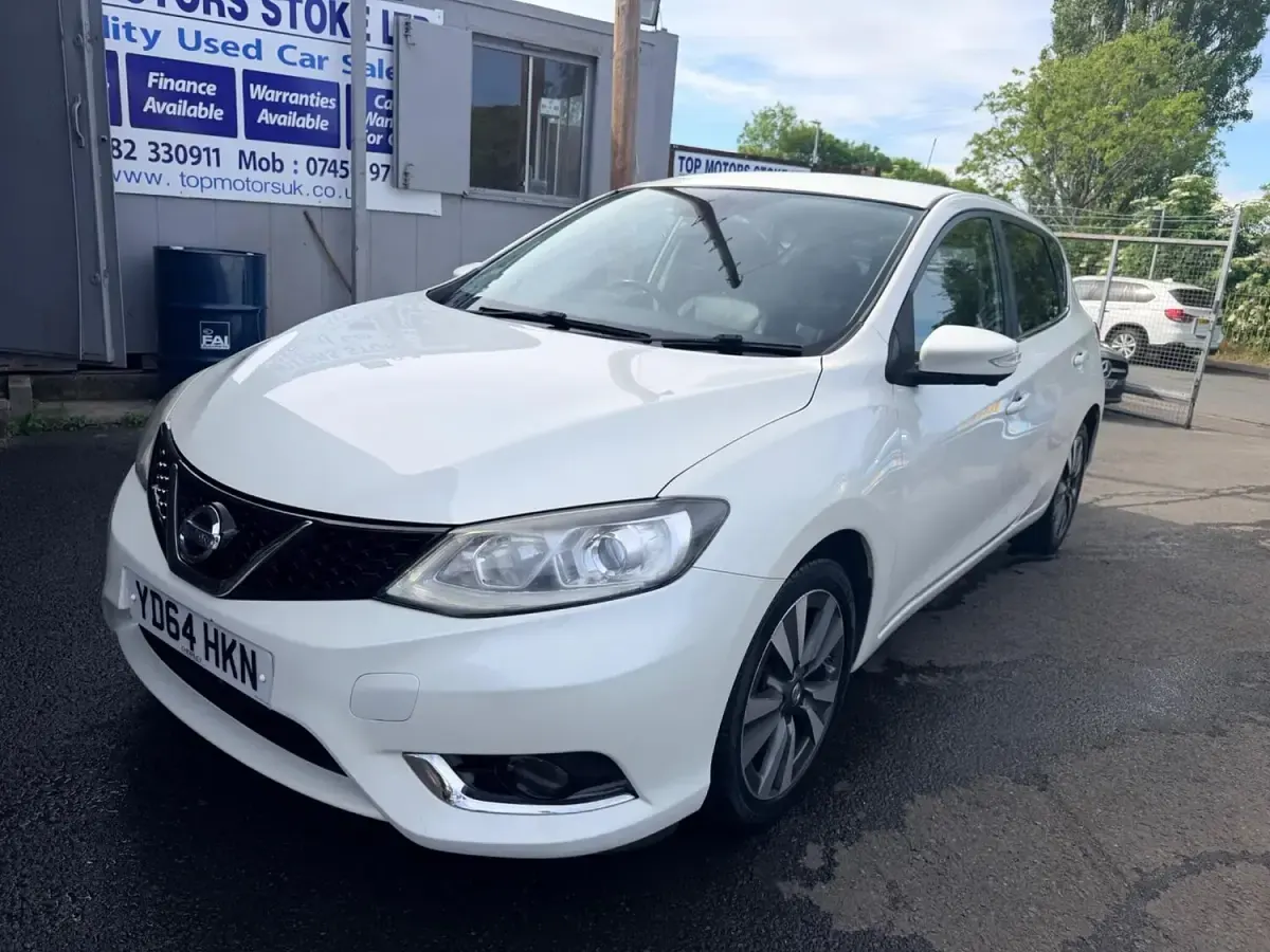 Used Nissan Pulsar Tekna 2014 White Hatchback