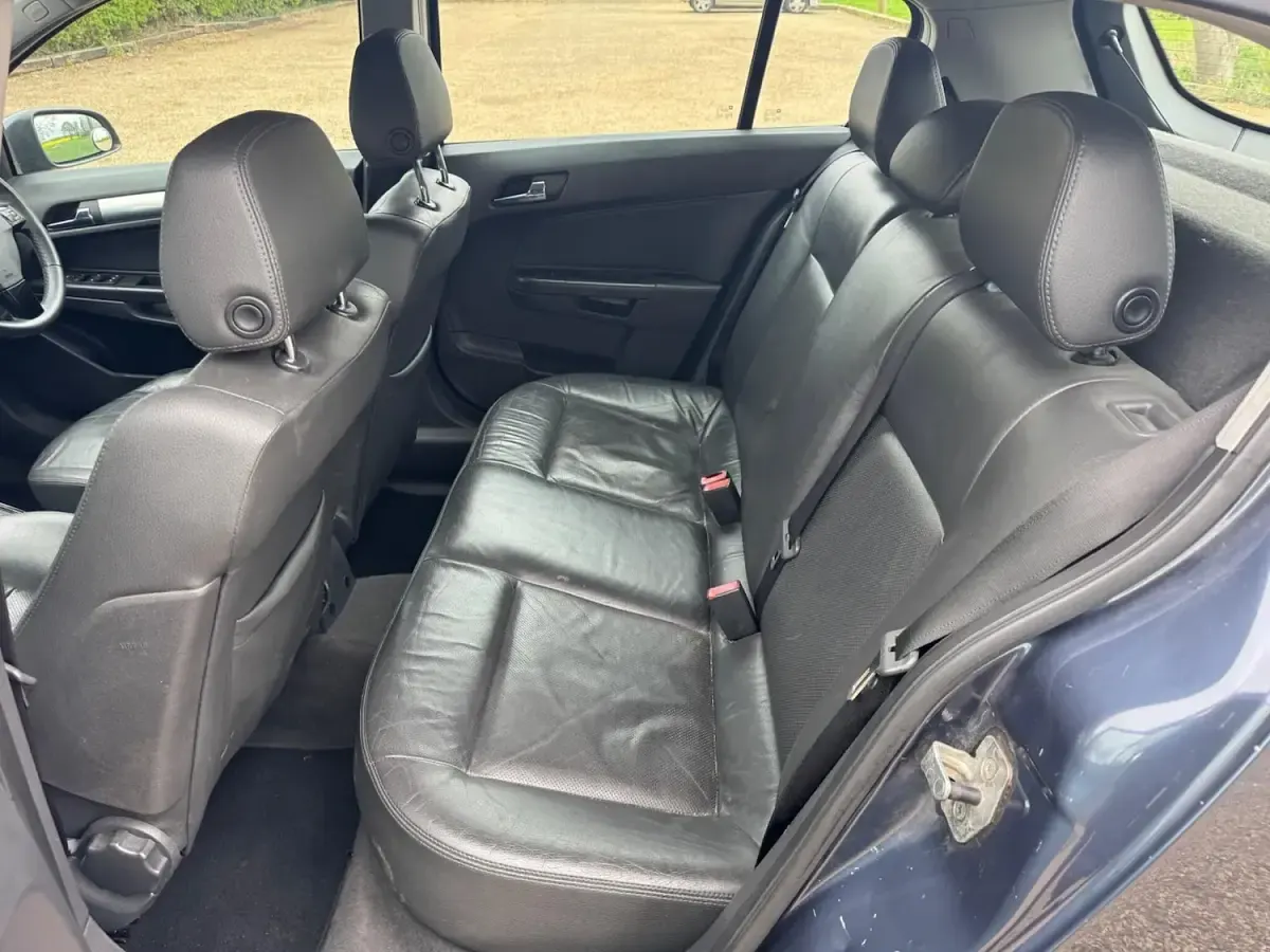 Used Vauxhall Astra Elite 138 HP (101 kW) 2008 Blue Hatchback