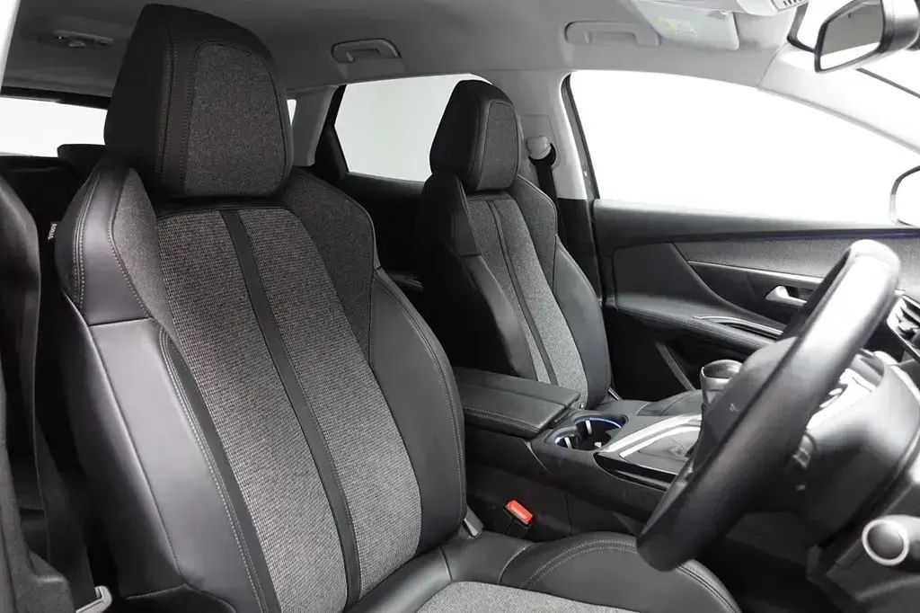 Used Peugeot 3008 Allure 130 HP (95 kW) 2019 Grey SUV