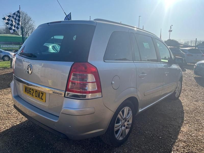 Used Vauxhall Zafira Design Edition 2012 Silver MPV
