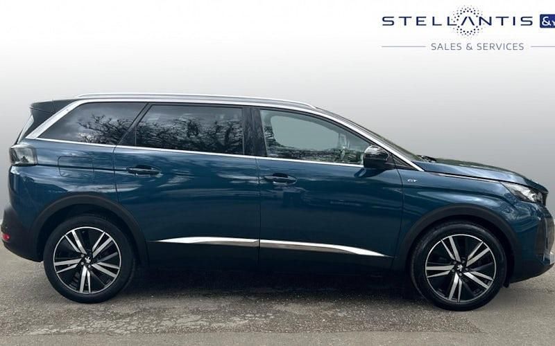 Used Peugeot 5008 Premium 131 HP (96 kW) 2022 SUV