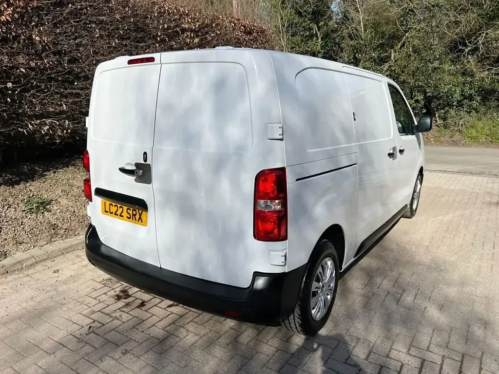 Usado Citroën Dispatch 145 HP (106 kW) 2022 Branco Monovolume