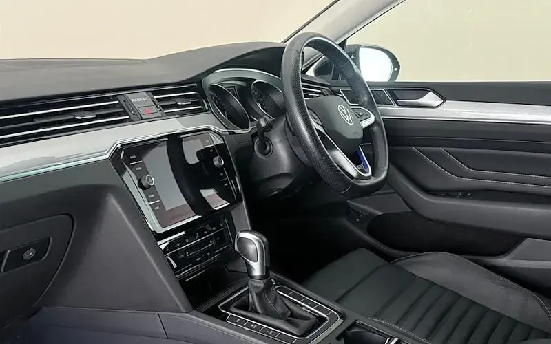 Used VW Passat GTE 218 HP (160 kW) 2022 Black Estate