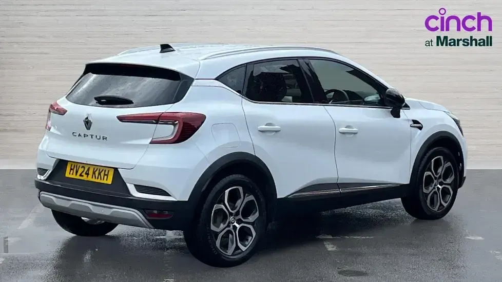 Used Renault Captur Techno 91 HP (66 kW) 2024 White SUV