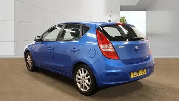 Used Hyundai i30 Comfort 116 HP (85 kW) 2010 Blue Hatchback
