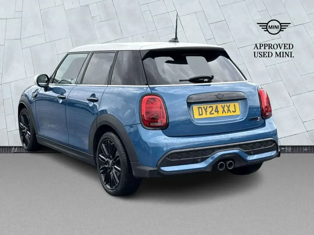 Usado Mini Cooper Exclusive 2024 Azul Citadino