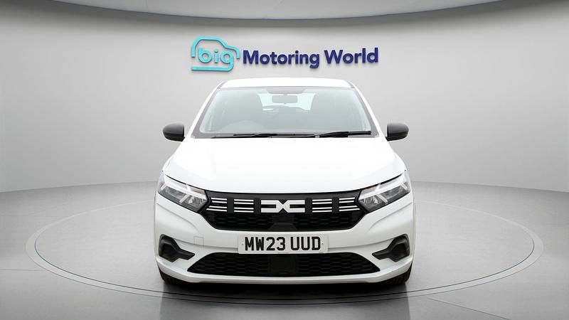 Used Dacia Sandero Essentiel 90 HP (66 kW) 2023 White Hatchback