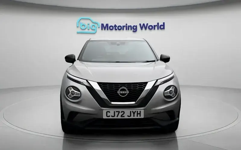 Used Nissan Juke N-Connecta 114 HP (83 kW) 2023 Silver SUV