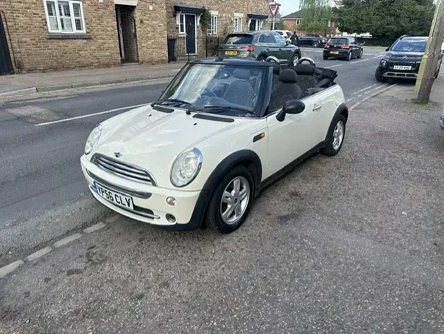 Used Mini ONE 90 HP (66 kW) 2006 White Hatchback