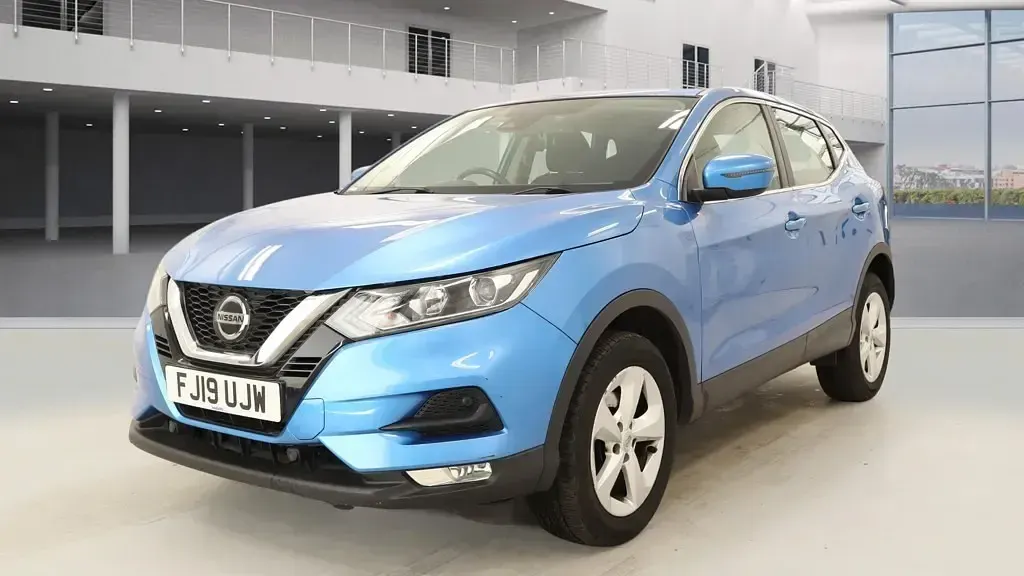 Used Nissan Qashqai Acenta Premium 140 HP (102 kW) 2019 Vivid blue SUV