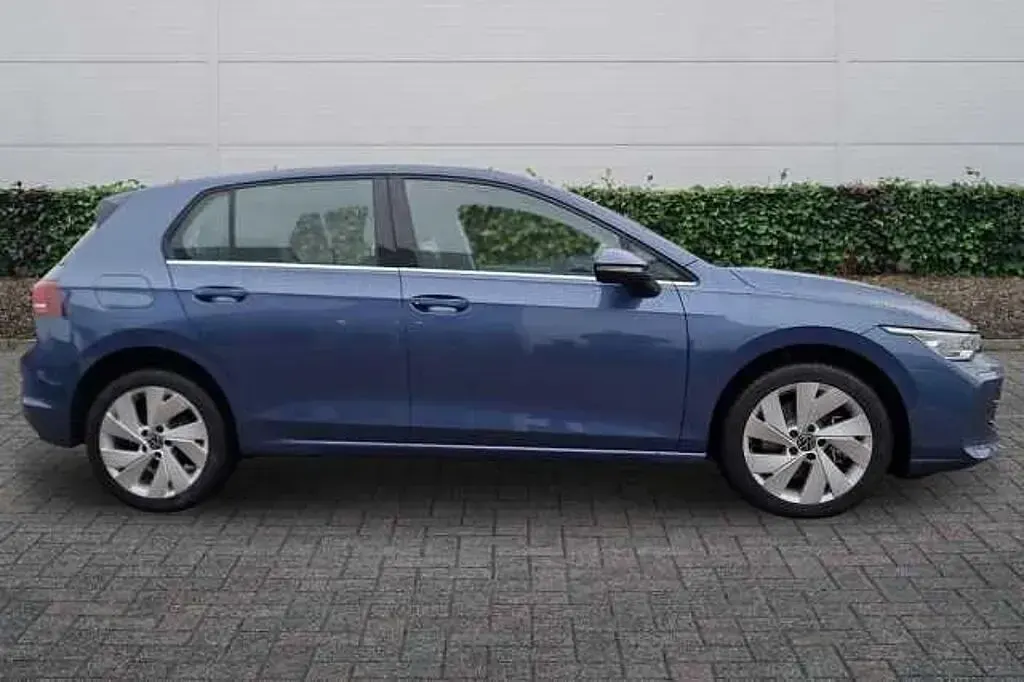 Ny VW Golf VIII Style 204 HK (150 kW) 2026 Blå Halvkombi