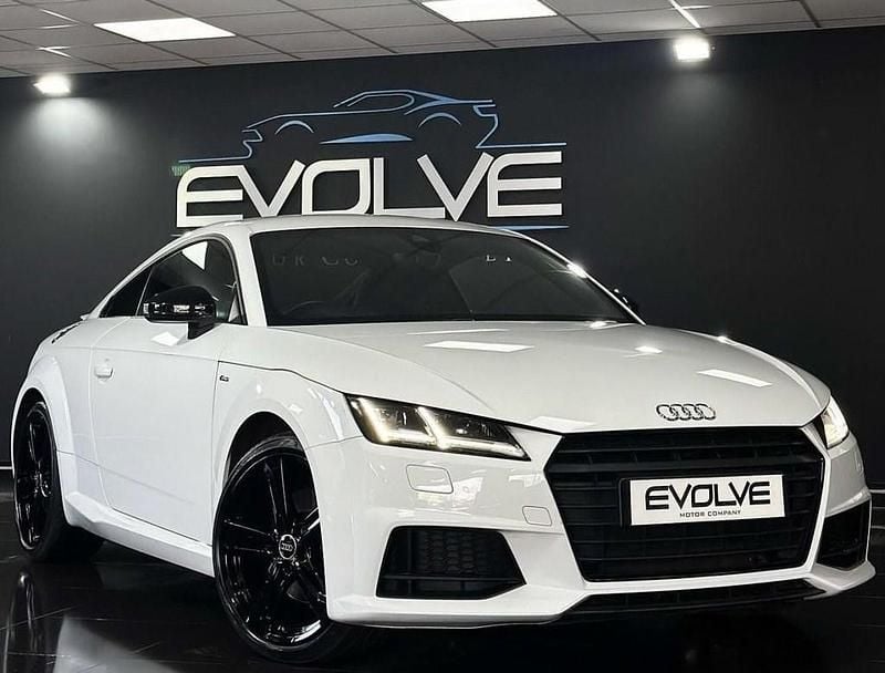 Used Audi TT Black Edition 230 HP (169 kW) 2018 White Coupe