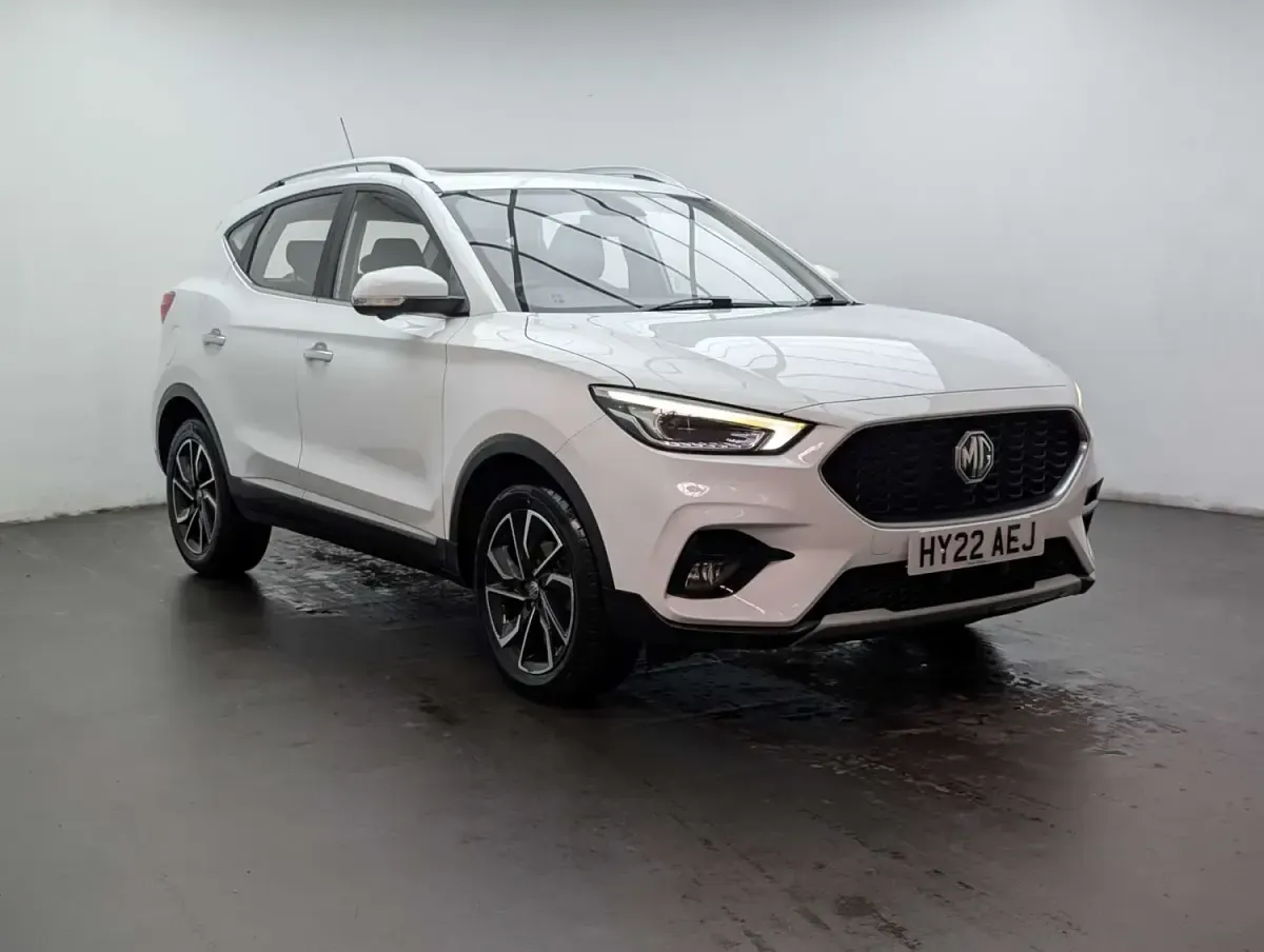 Używany MG ZS Exclusive 111 KM (81 kW) 2022 Biały SUV
