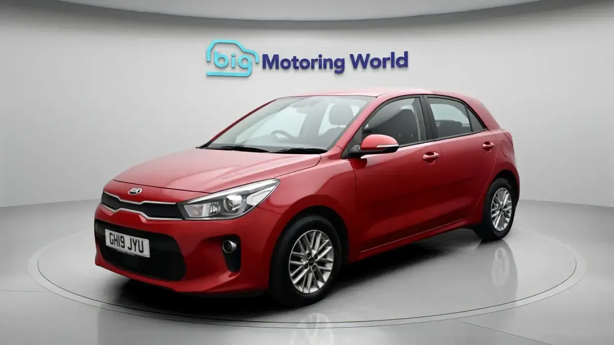 Used Kia Rio 99 HP (72 kW) 2019 Red Hatchback