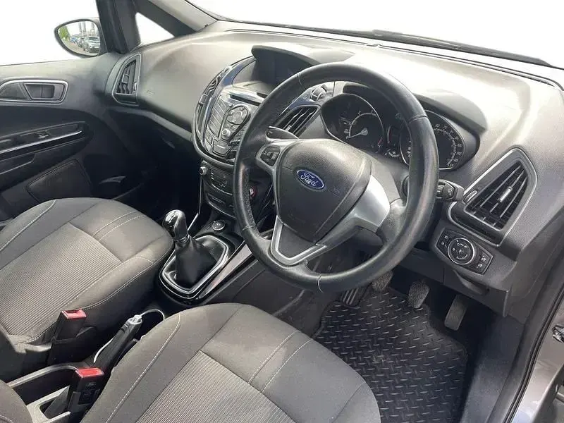 Używany Ford B-MAX Zetec 95 KM (69 kW) 2017 Szary Minivan